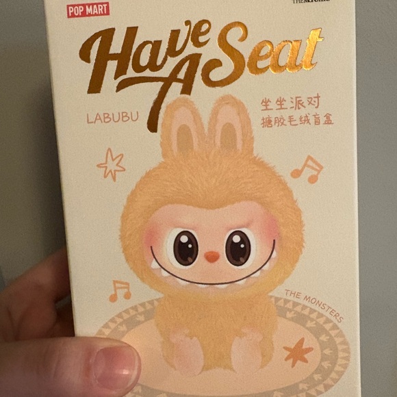 Zizi Have A Seat Labubu Plushie Popmart - Picture 1 of 3